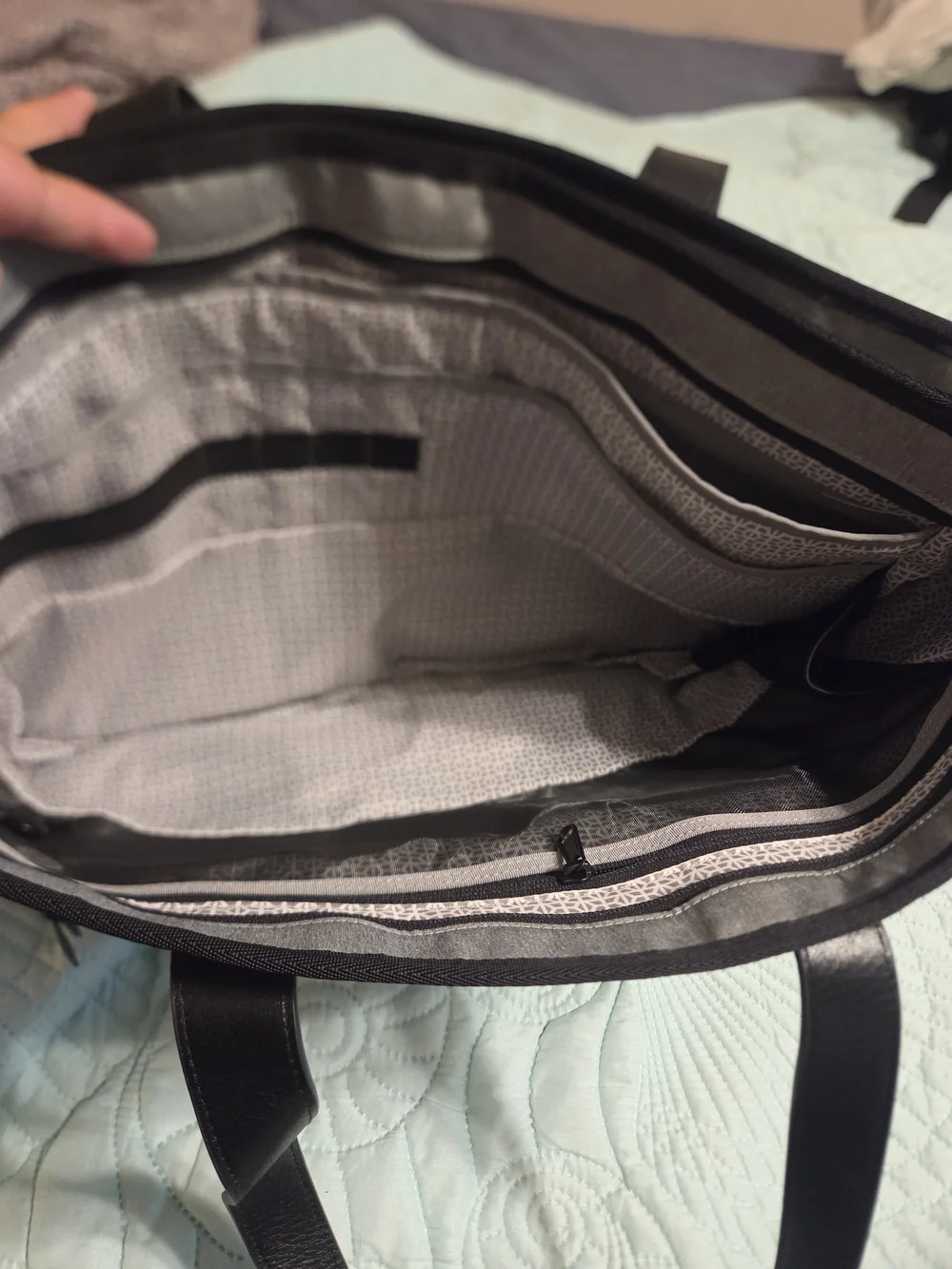 New Knack Series 2 Horizontal Expandable Laptop Bag. Alloy Grey